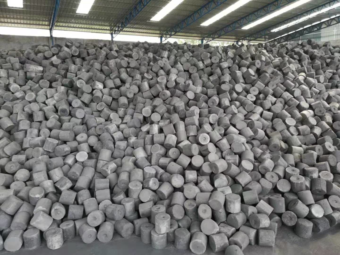 Quality Ash 12.5% Cylinder Formed Foundry Coke High Colorific Value 120 X130mm for sale