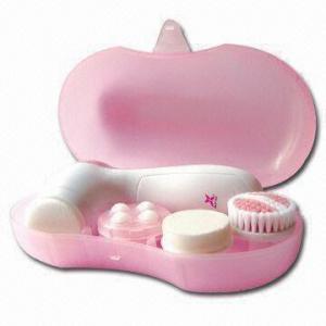 Quality Clean and Beauty Face Massager with 3 Attachments and Operated by 2 x AA Batteries for sale