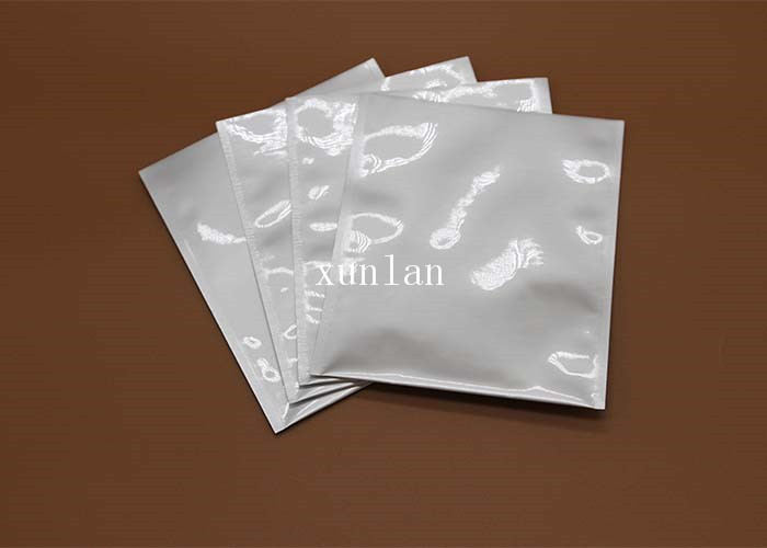 Quality Flat Zipper / Handle Aluminum Foil Bags , Waterproof Silver Foil Bags for sale