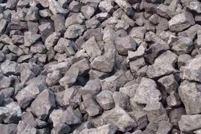 Quality 90-150mm Foundry Coke Mineral For Steel Factory Low Ash Low Sulpher for sale