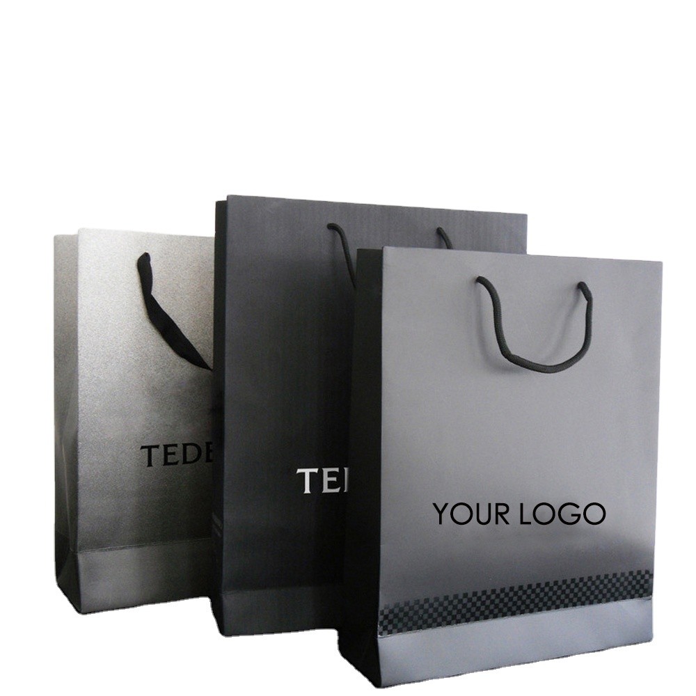Quality PMS 300gsm CCNB Jewelry Packaging Paper Black Shopping Bags for sale