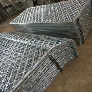 Quality Customizable Security Barbed Wire Prison Fence 1.8-2.4m Height for sale