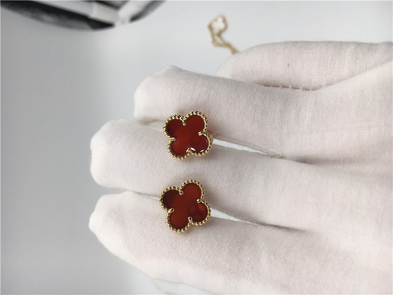 Quality Van Cleef Arpels Sweet Alhambra earstuds 18k yellow gold with carnelian for sale