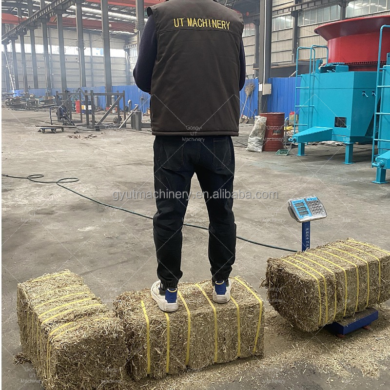 2100 KG Straw Silage Peat Grass Bagging Compactor Machine with Baler Pack Function