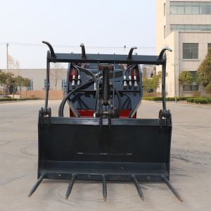 Mini skid steer loader wiht Grass grapple