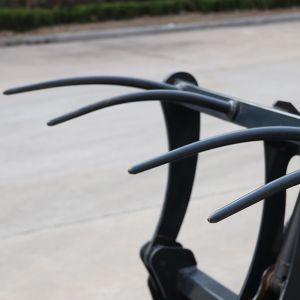 Mini skid steer loader wiht Grass grapple