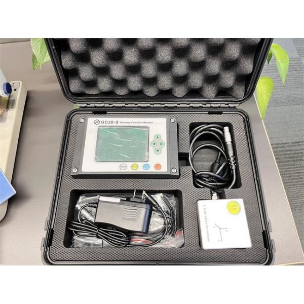 Portable Vibration Monitoring Equipment 8.4V / 2A For Construction