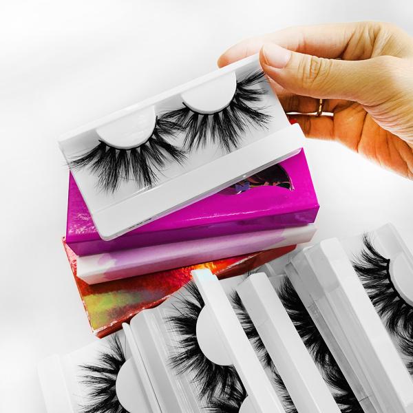 100% Handmade 25mm Mink Lashes With Custom Package Daily Makeup Use