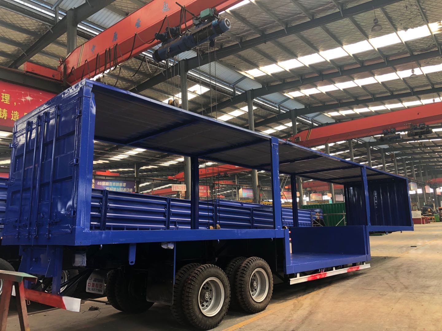 Customised 3 Axles Curtain Side Cargo Trailer for Smooth and Safe Transportation