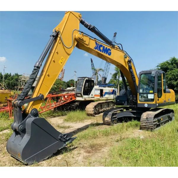 Used Excavator Digger XE215 Year 2005-2019 Mini Excavator Second Hand Bucket Capacity 1.0 m ³