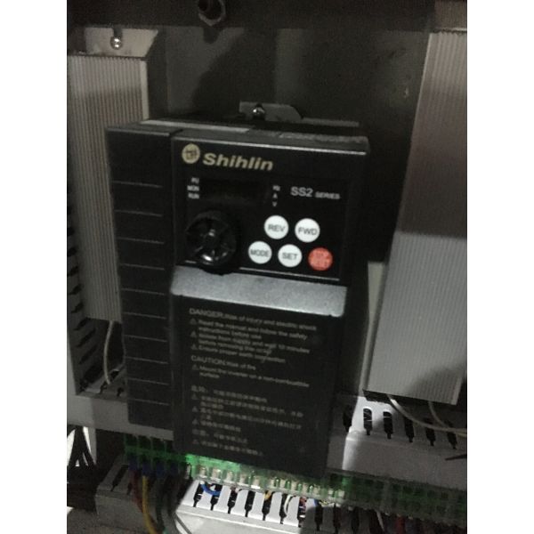 Roll to Sheet Auto Die Cutter with Sheeting Function Adhesive Logo Label Die