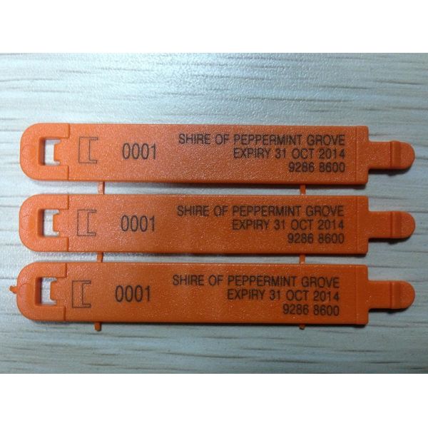 Professional 50W Metal Laser Marking Machine , Crossing Moving Working Table