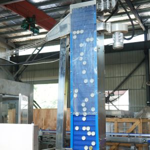 PLC Glass Bottle Juice Filling Machine 2000BPH Beverage Bottling Equipment