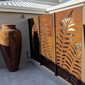 China Decorative Outdoor Privacy Art Corten Steel Garden Screen Laser Cut on sale