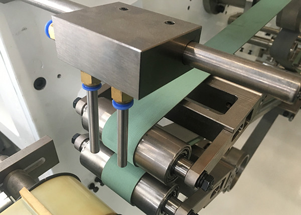 Convenient 1400p/Min Hygiene Automatic Napkin Packing Machine