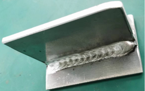 Collaborative Robot Welding System with RB400P MIG Welder