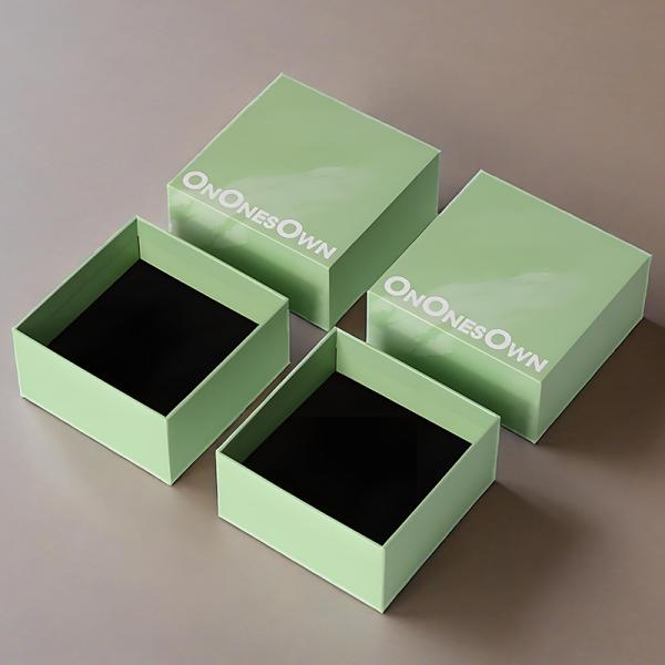 Custom Luxurious Magnetic Perfume Bottle 50 Ml With Black EVA