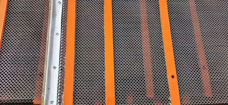 China Factory Supply Stainless Steel Crimped Wire Mining Sieve Vibrating Screen Mesh
