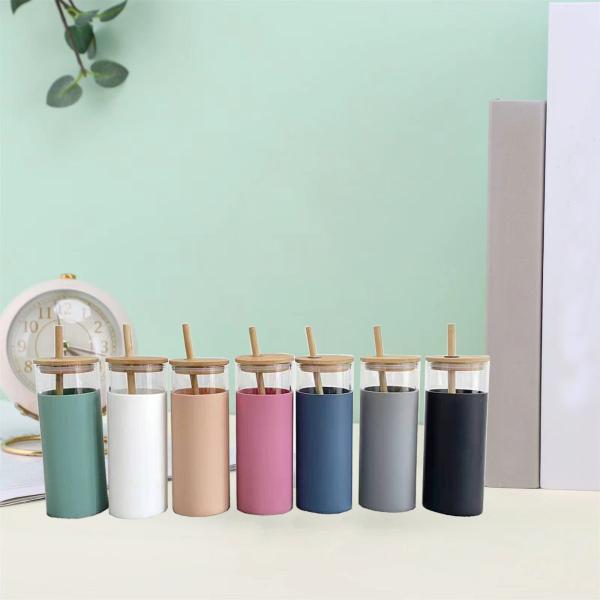 Reusable Unbreakable 20 Oz Glass Water Bottle With With Lids Straw 500ml Silicone Sleeve Glass Water Bottle Odor Free Environmental Friendly