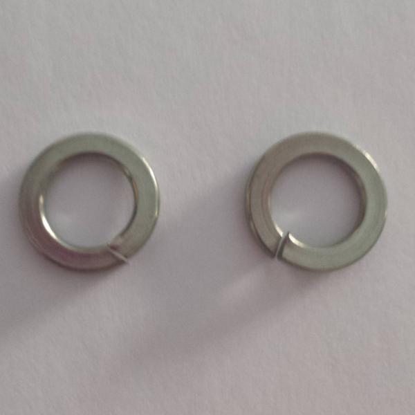 High Strength Stainless Steel Spring Washers / Lock Washers M8 Size Easy Maintain Cleaning