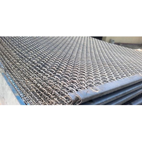 Manufacturer-Supplied Crimped Wire Mesh: Offering a Range from Black Steel to Stainless and White Steel