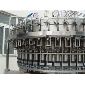 Quality Servo Motor 2500BPH Carbonated Soft Drink Filling Machine for sale