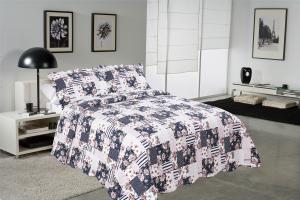 Blue Square Printed Quilt Set Machine Washing In Cold Water Separately For Family
