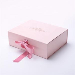 China Custom Big Storage Magnetic Closure Cardboard Foldable Gift Box on sale