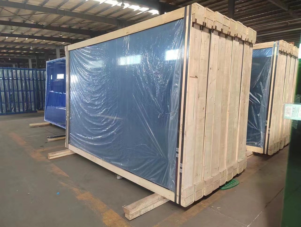 5mm dark grey reflective glass 3300/2140, 3660/2140, 3300/2440, 2440/1830, 2440/1650, 2200/1650, and customized sizes