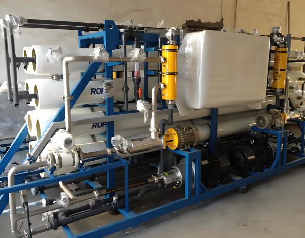 Danfoss / Grundfos Pump Seawater Desalination System With 6.5Mpa Operating