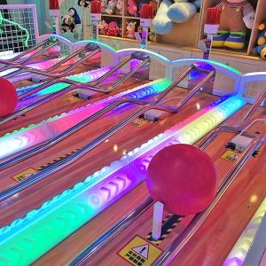 Lucky Ball Ticket Prize Redemption Machine / Amusement Carnival Game Booth