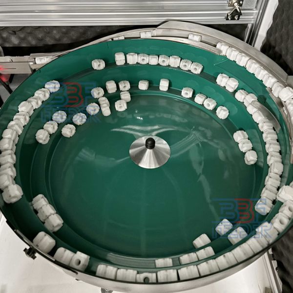 Automatic Big Size Vibration Bowl Feeder Engineering Plastic Parts Vibrating Plate Feeder