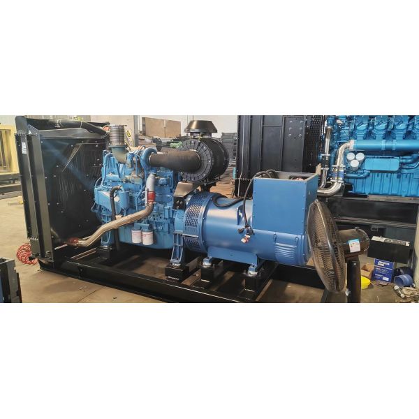Self Start Control 400KVA Guangxi Yuchai Diesel Generator 320KW for Emergency Backup