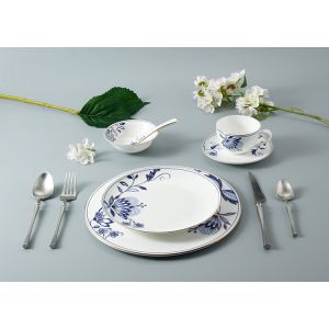 OEM ODM Glossy Surface 45% Bone China Dinnerware Set