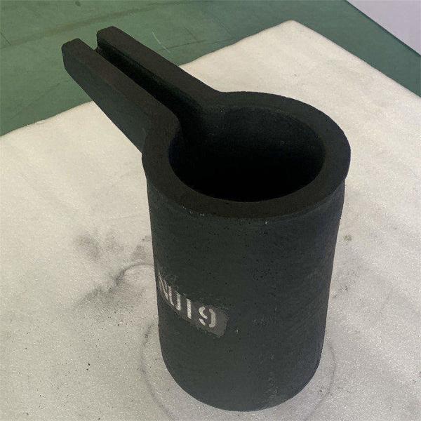 Heat Resistant SiC Graphite Crucible With Pouring Nozzle