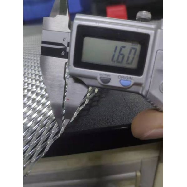 IEC 60598-1 clause 9.2 expanded metal spacer , Tests for ingress of moisture