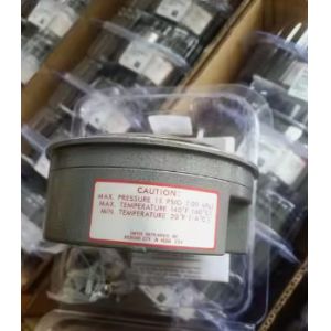 Dwyer Series 2000 Magnehelic Differential Pressure Gage (Model 2300-60PA)