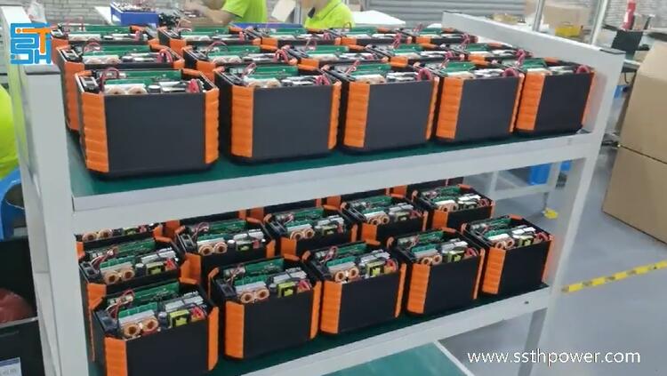 300 Watt Portable Power Station Dual USB Charging Camping Portable Power Supply With QC3.0