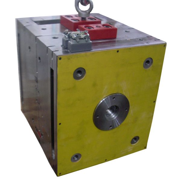 OEM Cases Plastic Injection Moulding Die Makers Cold Runner Hot Runner