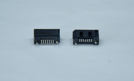 SATA 07p/M SMT Type Au G/F Plated Wire to Board Connector