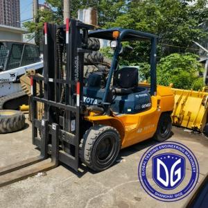 China 4 Ton Used Forklift Toyota Original From Japan Used Toyota Fork Lifts on sale