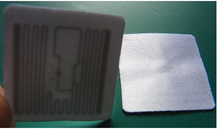 Customized Clothing UHF RFID Sticker Tags 512 Bits Memory Rfid Garment Tags