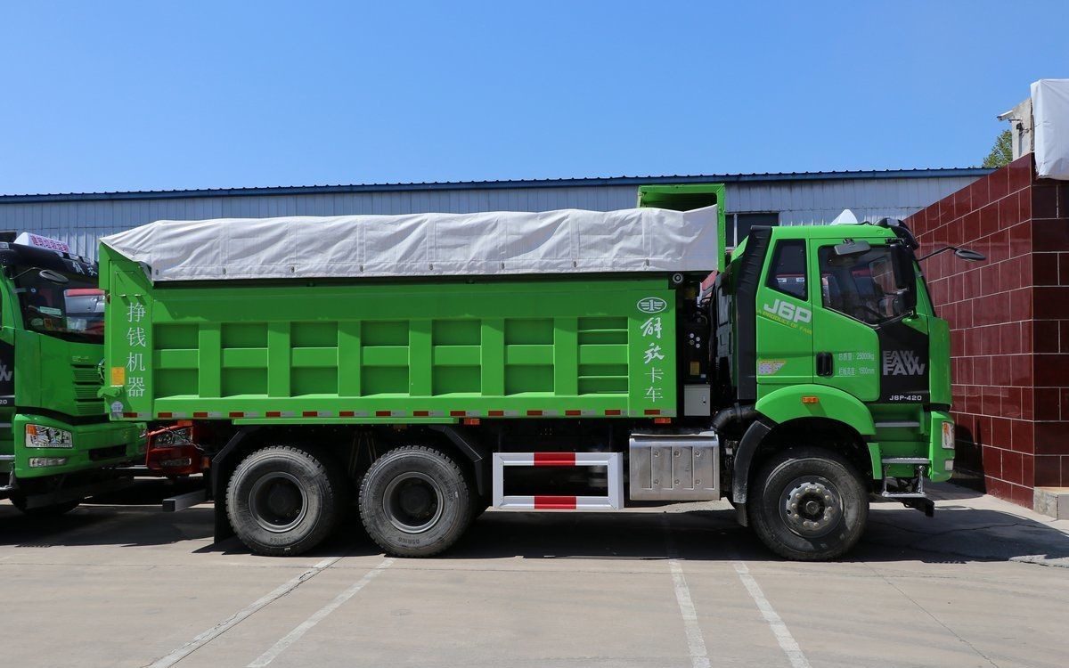 1800rpm FAW Jiefang J6P Used Tipper Dumper Trucks State VI