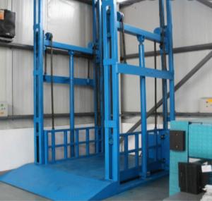 China 2000KG Commercial Cargo Lifts 5m Small Freight Elevator Single Rail on sale