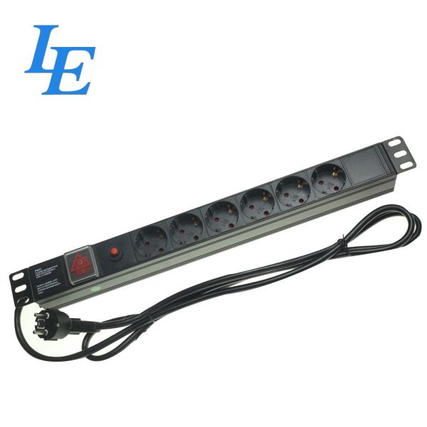 19 Inch Germany Type 250VAC Power Distribution Unit For Server Rack Pdu